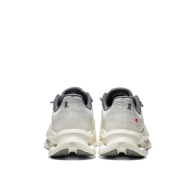 ON RUNNING CLOUDTILT
ROCK IVORY