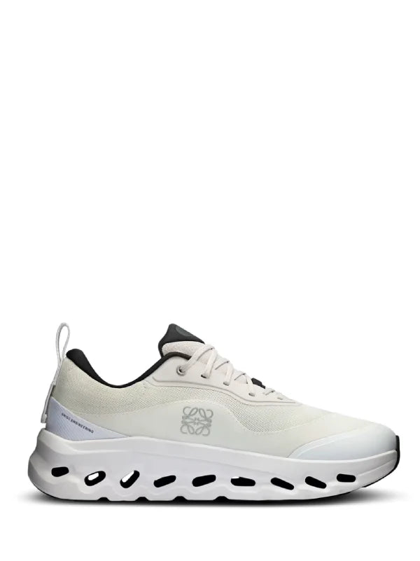 Loewe x on Running White | Gum