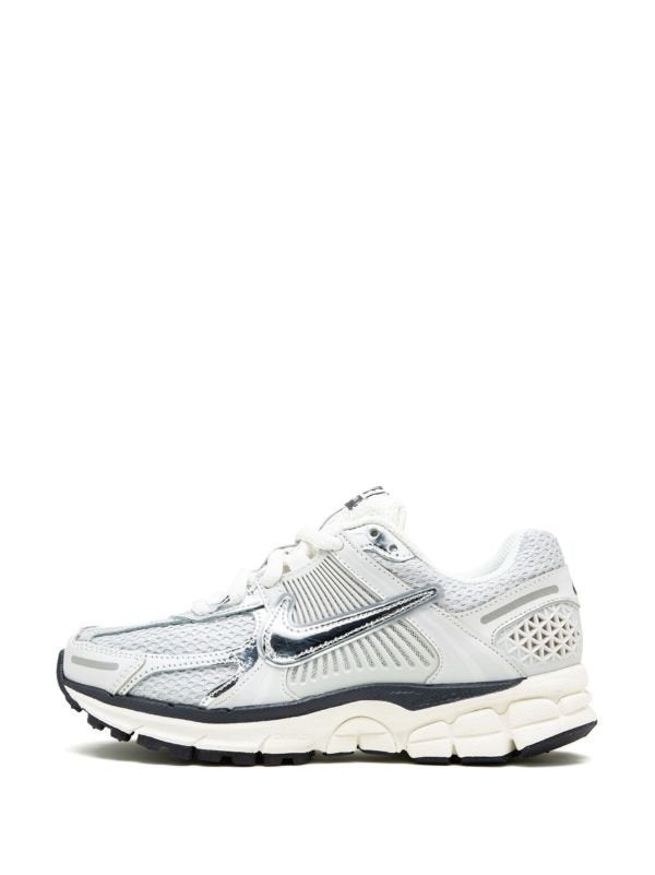 NIKE ZOOM VOMERO 5 METALLIC SILVER