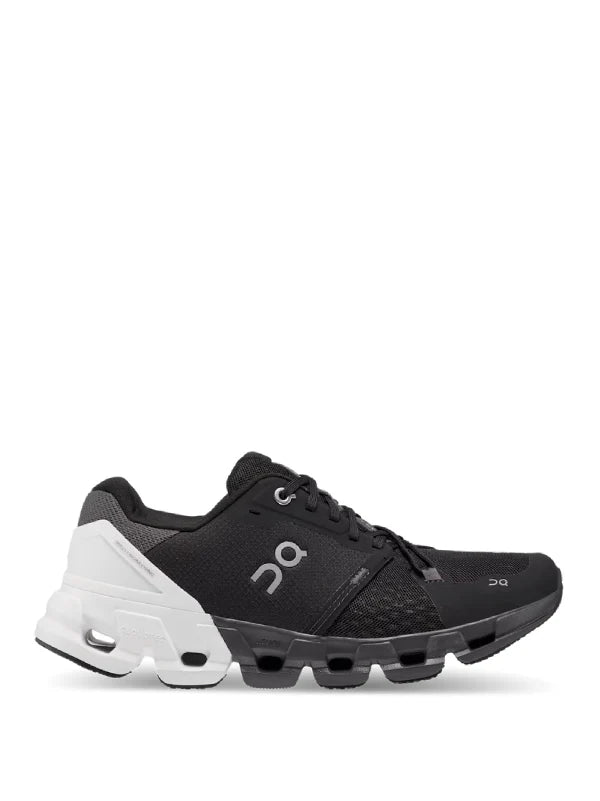 On cloud flyer 4 black
