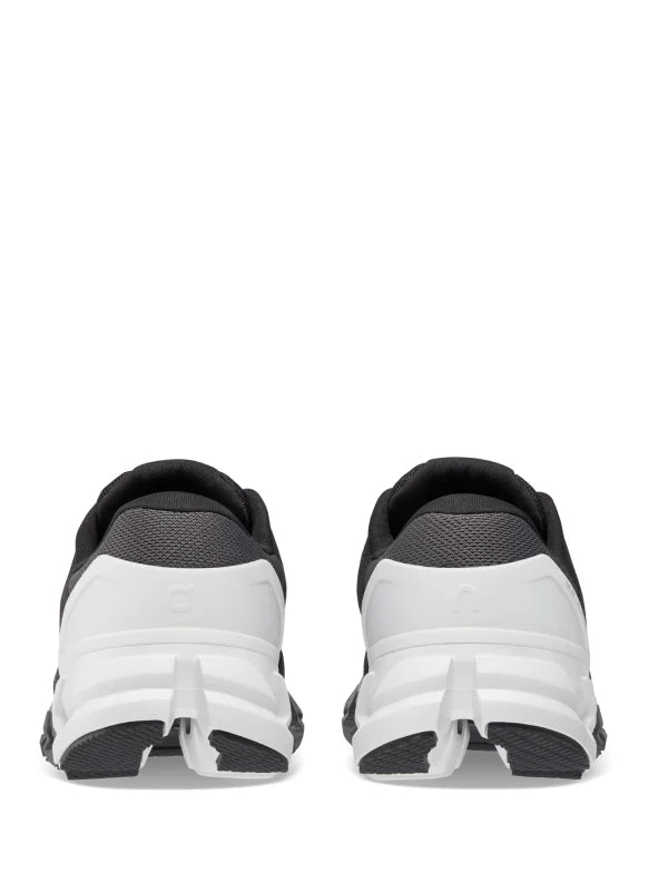 On cloud flyer 4 black