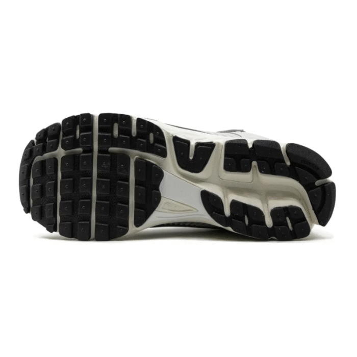 Nike Zoom Vomero 5 Chrome